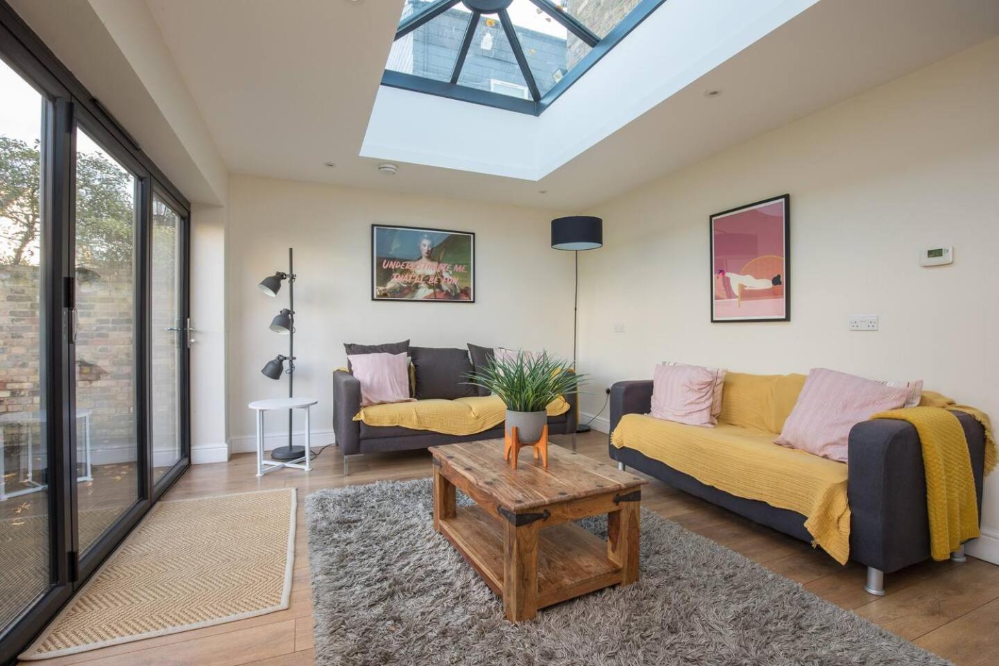 Grand Victorian House, Parking & River Walks Windsor Exteriör bild